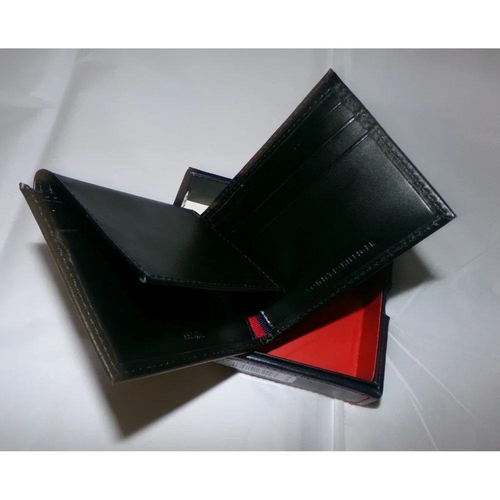 NIB Tommy‎ Hilfiger Men's Bifold Leather Wallet~BLACK
